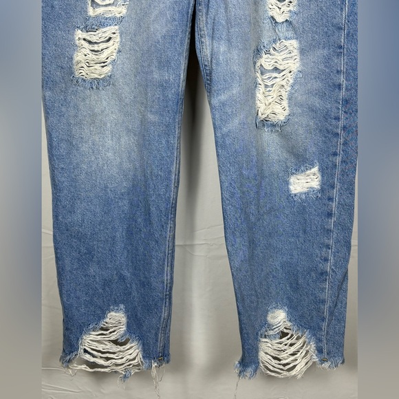 Zara Jeans Distressed Light Blue Denim Crop- size 10 - Picture 3 of 8